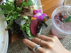 -Chom Cafe and Restaurant