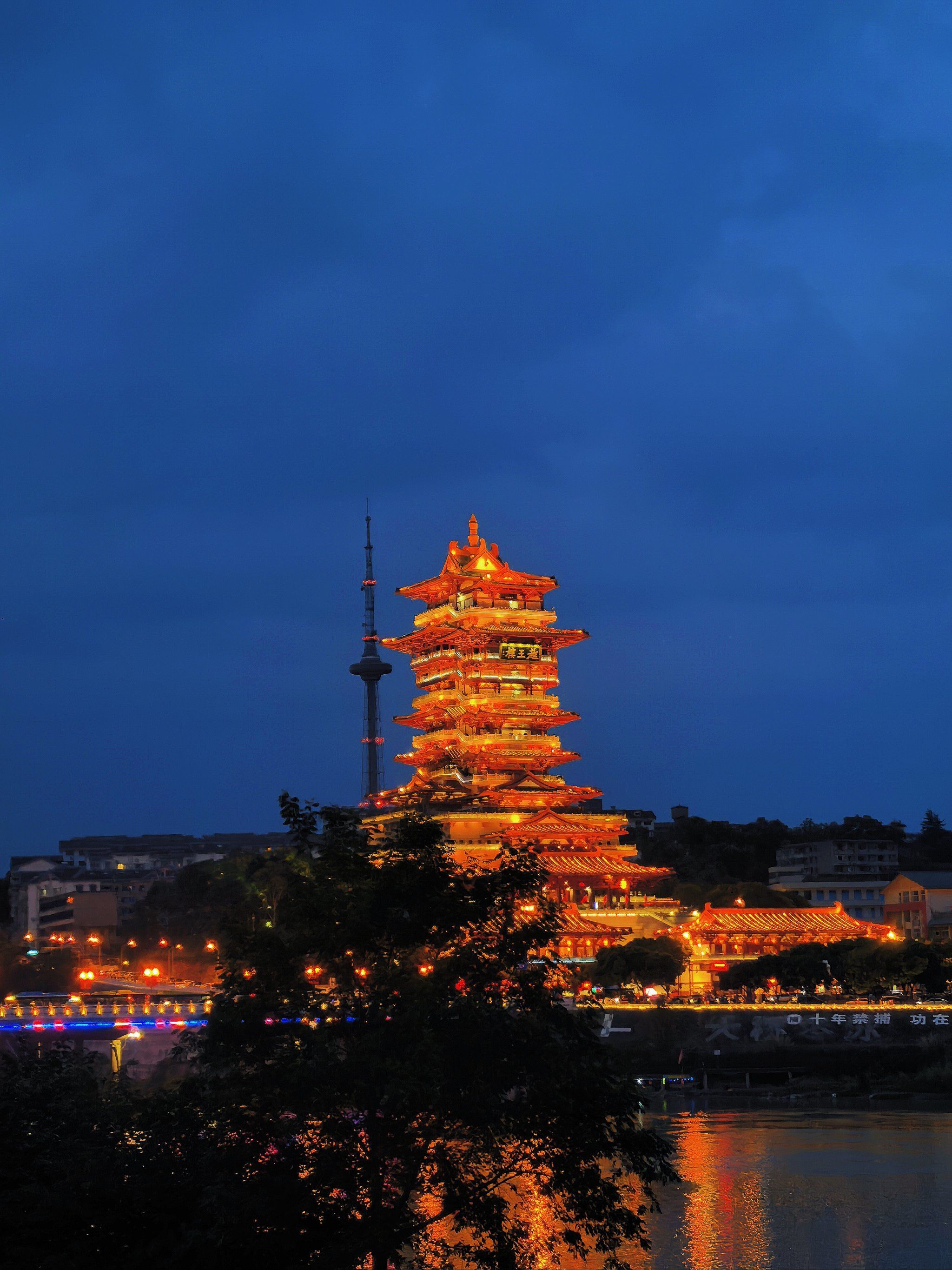 绵阳的夜景🌌真的很哇塞!🤩