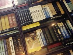 -钟书阁(松江泰晤士小镇店)