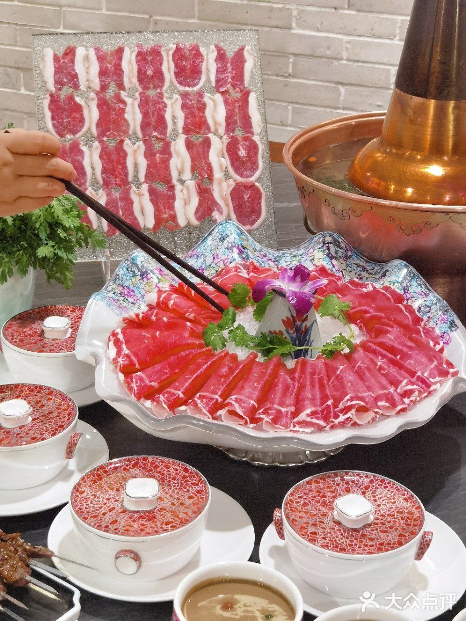 老北京爆汁流油的门钉肉饼！居然在这里吃到了