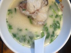 -咕嘟草帽鱼·牛奶一样的鲜鱼汤(天鹅湖万达广场店)