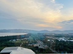 -瑰丽酒店·海吧·天际下午茶·现场DJ·天台酒吧