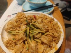 -山河屯铁锅炖·非遗东北菜(南山店)