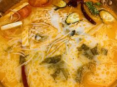 -洱火云南酸菜牛肉火锅(石景山当代商城店)