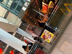 门面-星巴克(西安机场1店T3到达店)