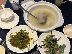 -鱼鲜饭香·招牌汽锅剁椒鱼头王