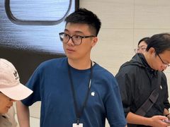 -Apple零售店(玄武湖店)