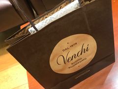 -VENCHI 闻绮(上海佛罗伦萨小镇店)