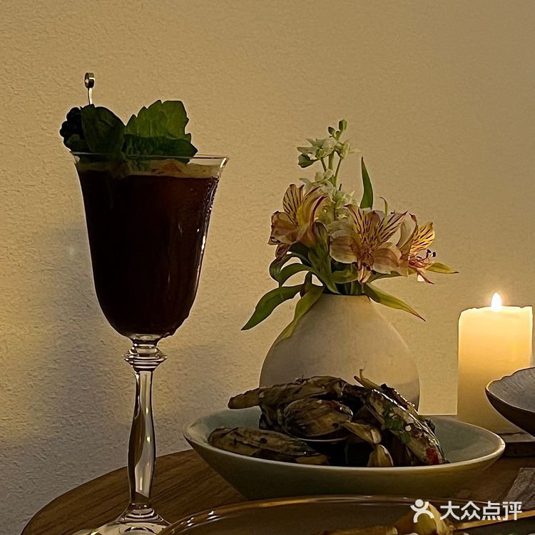 日落下的浪漫🥂藏在巷子里的法式餐酒馆