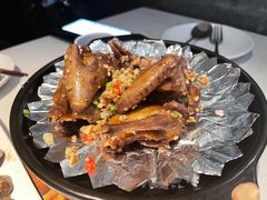 盐焗乳鸽-肥仔文澳门猪骨煲(南京西路店)
