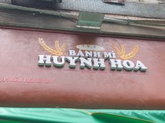-Bánh Mì Huynh Hoa