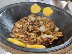 -粘豆包柴火铁锅炖