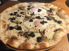 黑松露牛肝菌蘑菇披萨-JINNS锦时 steak&pizza(浸信会礼拜堂旧址店)