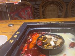 -老牌坊云南鱼豆花火锅(嵩山店)