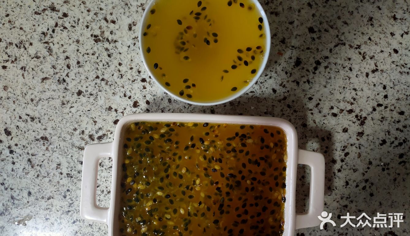 材料特别简单：宇峰白凉粉25克 清水400克