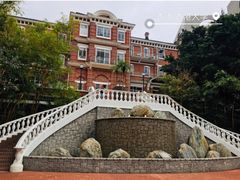 -香港大学