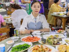 -四川小胡子海鲜(丁村万人海鲜广场店)