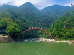 -仙人谷漂流景区