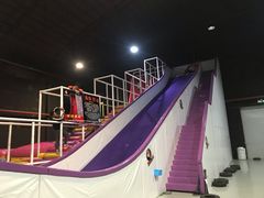 -嘿哟动霸CHUA·新潮玩运动娱乐中心·蹦床滑冰团建乐园