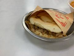 肥瘦腊汁肉夹馍-薛昌利大米面皮(南关正街店)