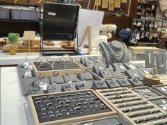 -十八字金·银饰·拼豆·开蚌DIY(魏公芳华里店)