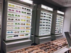 -目艮眼镜SHOWROOM(品牌集合店)