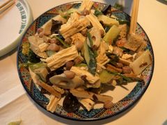 -亚伟瓦罐面美食城(淇县总店)