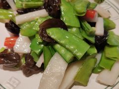 -云海肴·汽锅鸡·云南菜(天山百盛优客店)