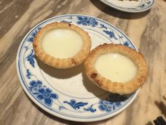 现焗松化水牛奶蛋挞-广州花园酒店荔湾亭·地道点心·粤式饮茶