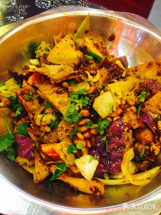 愉肴麻辣香锅(中山路店)图片