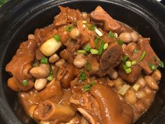 花生猪蹄堡-高第街56号港式餐厅·精选(世茂广场宽厚里大明湖店)