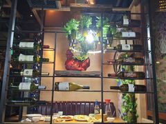 面包甜点陈列柜-南海渔家•海鲜•正宗海南菜(海棠湾店)