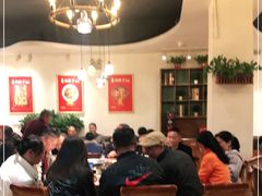 大堂-铁胖子口碑长沙菜·龙虾烧烤(赤岗社区店)