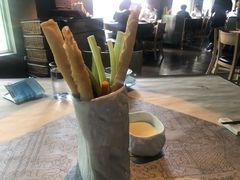笔筒色拉-穹六人间 people 6(岳阳路店)