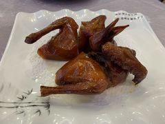 红烧乳鸽-汤臣·空中餐厅·严选粤菜(石湾世博广场店)