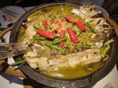 -鸣记脆皮烤鱼·海鲜烤鱼(三八广场店)