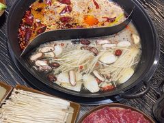 -冯校长老火锅(中联广场店)