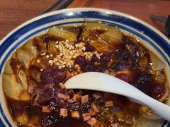 -川流不息·地道川菜·小龙虾(松东路店)