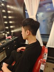 -东方先生国潮男士理发馆