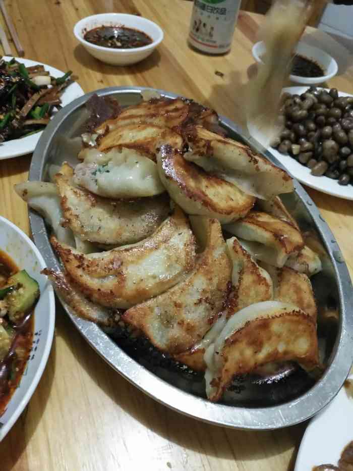 桐梓锅贴饺(小吃街店)-"只能说好吃一条街,有什么办法呢,就这样吧.