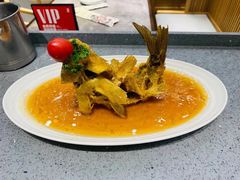 糖醋鲤鱼-闫府私房菜·百年鲁菜(恒隆店)