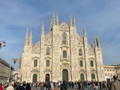 -文艺复兴百货(米兰大教堂广场店)