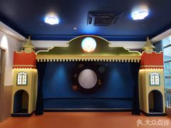 -小门牙好性格托育(北外滩中心)