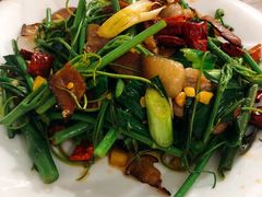 龙须菜炒腊肉-黔人百味.贵州菜