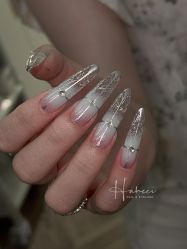 -花岐款式专研健康美甲沙龙