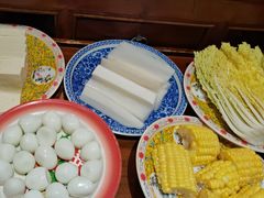 -沸炉重庆老火锅(军事博物馆店)