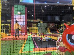 -蹦蹦跳跳(新奥购物中心店)