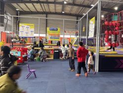 -趣玩空间蹦床乐园(临平旗舰店)