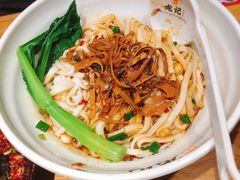 酸辣干拌粉-湘人龙记老长沙米粉(华普国际大厦店)