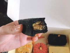 黑金凤梨酥-陶陶居饼家(惠福东路店)